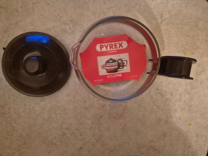 New Pyrex 0.7 Litre Glass Tea Pot