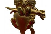 Vintage cat brooch