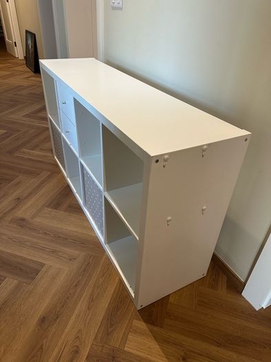 kallax white unit.