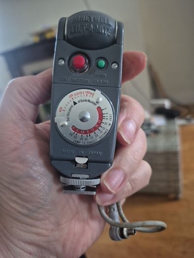Honeywell Tilt A Mite flash unit for camara