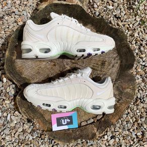 Premium Nike Air Max Tailwind Cream