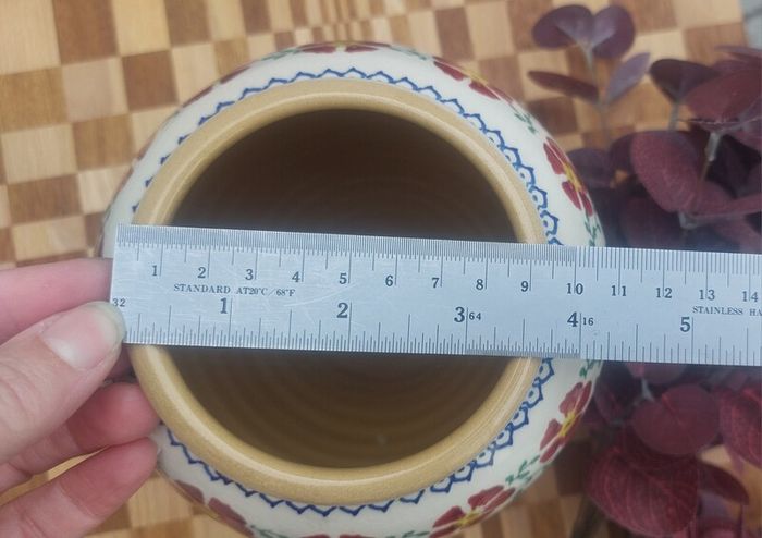 Beautiful Nicholas Mosse Urn-Shaped Vase, Discontinued Shape, in the Old Rose Pattern