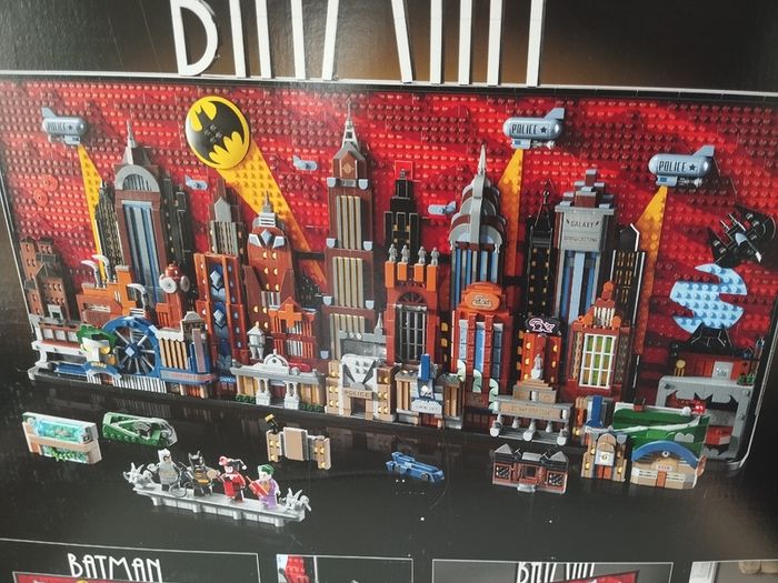 LEGO Batman Gotham City Skyline 76271