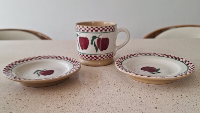 Nicholas Mosse Apple Design Small Mug and plates