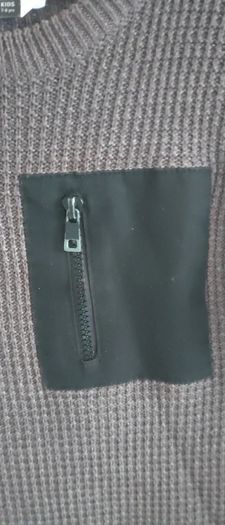Sweater 7/8 years old barely worn with zip pocket