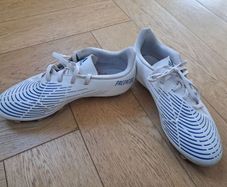 football boots girls