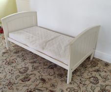 Toddler bed