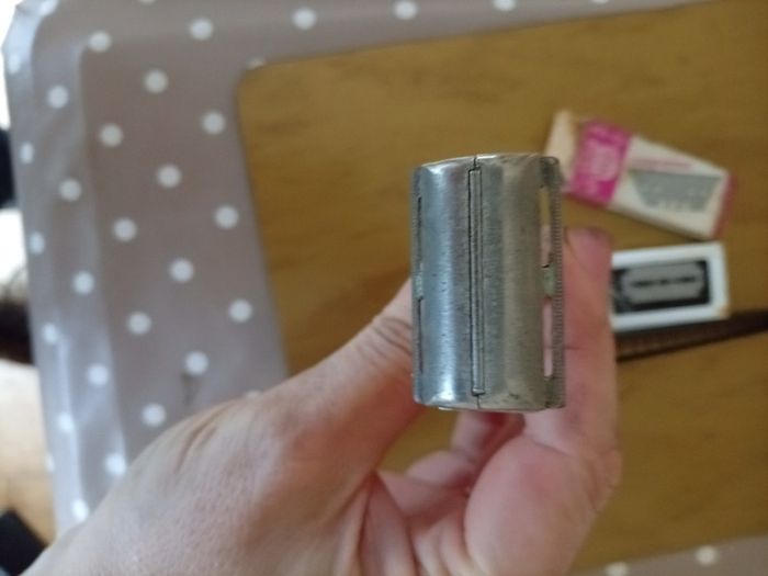 Vintage Gillette Slim Twist Razor & Shaving Bundle