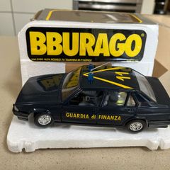 Alfa Romeo 75 Guardia di Finanza 1/24 Burago