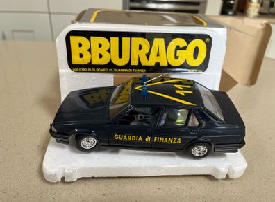 Alfa Romeo 75 Guardia di Finanza 1/24 Burago