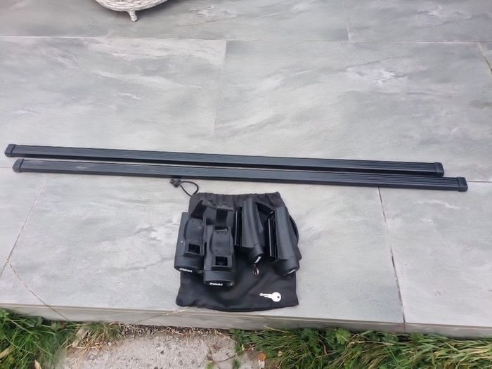 Thule Square bar roof rack