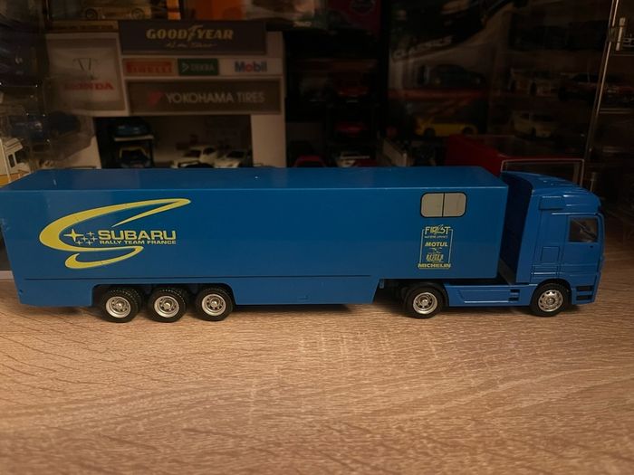 Majorette Mercedes actros Subaru rally team transporter