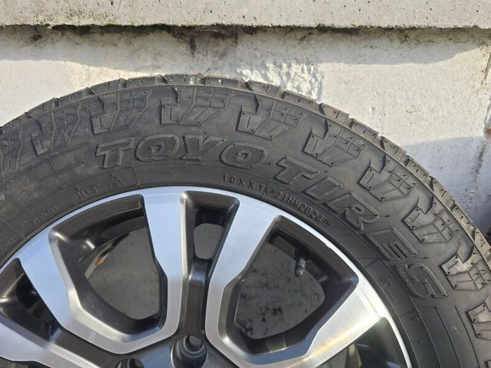 Genuine Ford 18" Alloy Wheels & Toyo Open Country A/T III Tyres (265/60/R18)