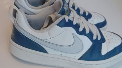 Boys Nike 37