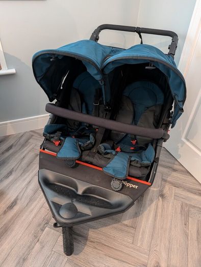 Out n' About Little Nipper double buggy