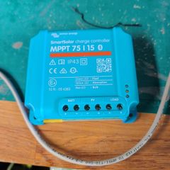 Victron MPPT 75/15 solar controller