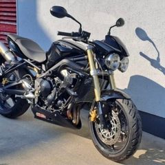 Triumph Street Triple 2011