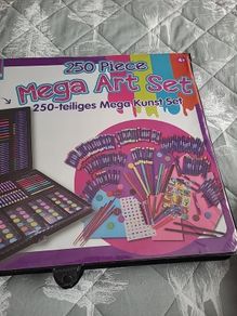 250 Piece Mega Art Set