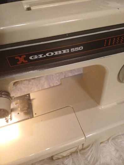 GLOBE 550 vintage sewing machine