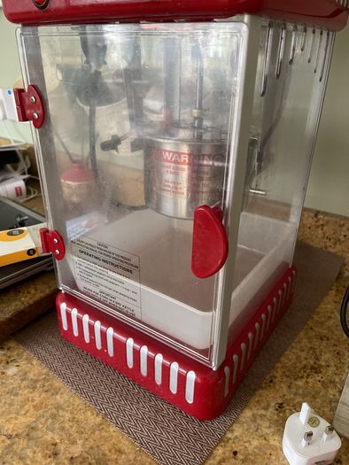 popcorn maker