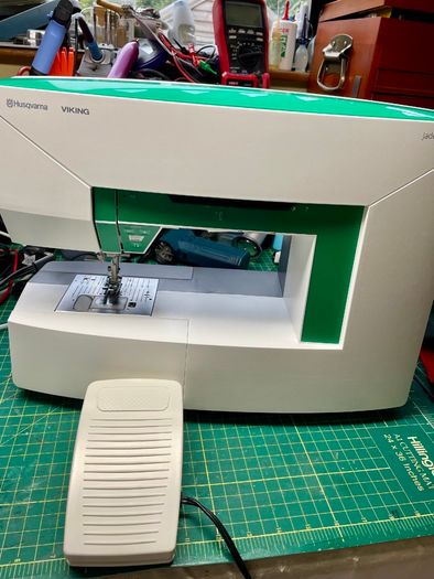 Huskvarna Viking Jade 20 Sewing Machine - As new - Serviced - Premium machine