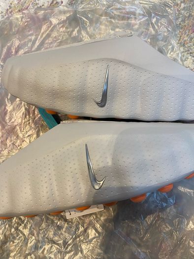 Nike Mind 001