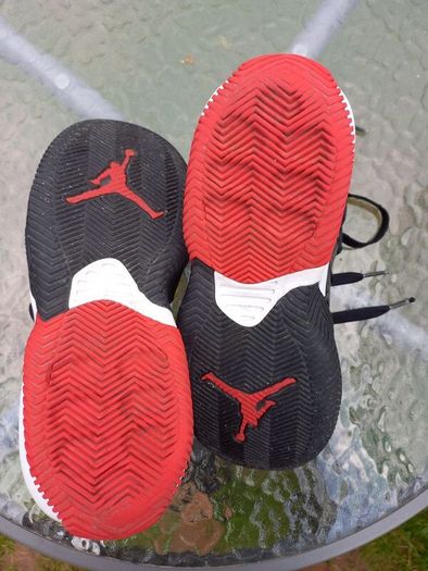 Jordan basketball shoes UK4.5
