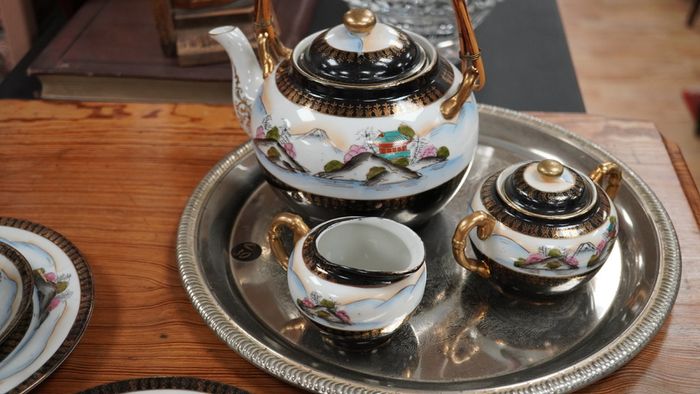 Vintage Japanese Porcelain Tea Set - 21 Pieces