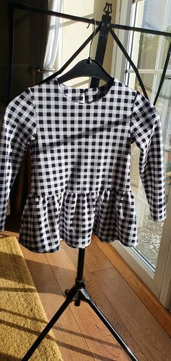 A fab Girls Top New Condition Age 8 to 9 Yrs