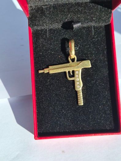 18K Gold Pendant