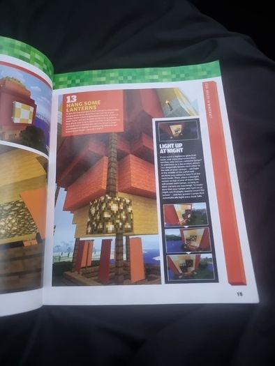 Minecraft: Maps : An Explorer's Guide to Minecraft by Mojang AB and The Official Minecraft Team and Cool builds in Minecraft.