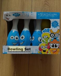 Kids Bowling Set - 6 Skittles and Ball