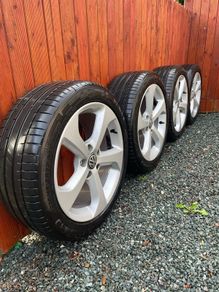 VW Golf GTI alloys