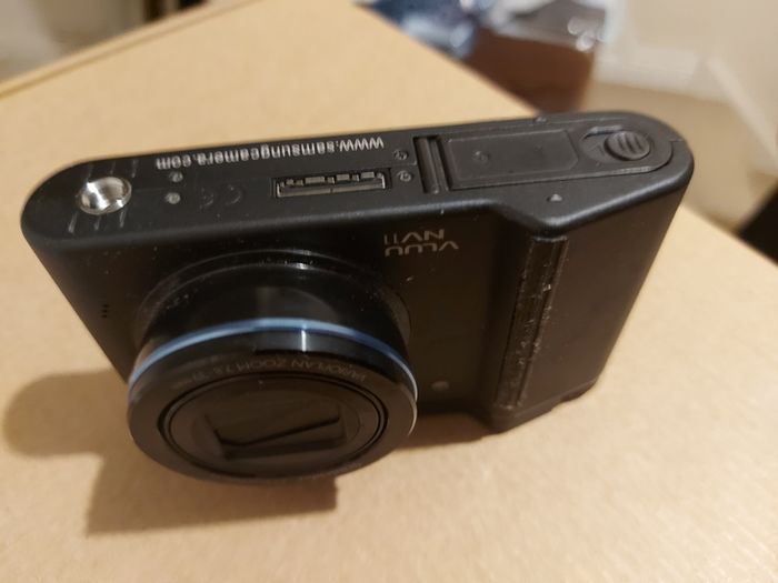 Samsung NV11 10.1MP Compact Digital Camera Black Landiao 5X Zoom Schneider Lens, no Battery, excellent cosmetic condition
