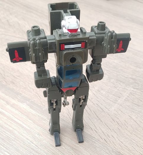 Super Gobot Warpath. Vintage Bandai Singapore 1985 5.5"-6.5" in Very Good Condition.