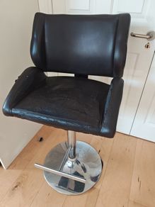 Free Bar Stool