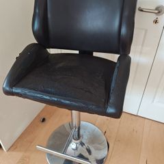 Free Bar Stool