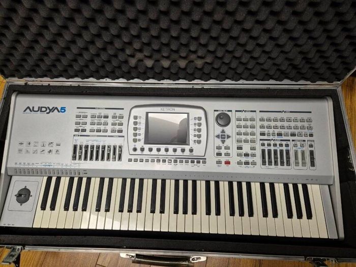 Ketron audya 5 keyboard