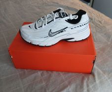 Nike Initiator Trainers Brand New Size 7