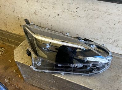 Yaris cross headlight