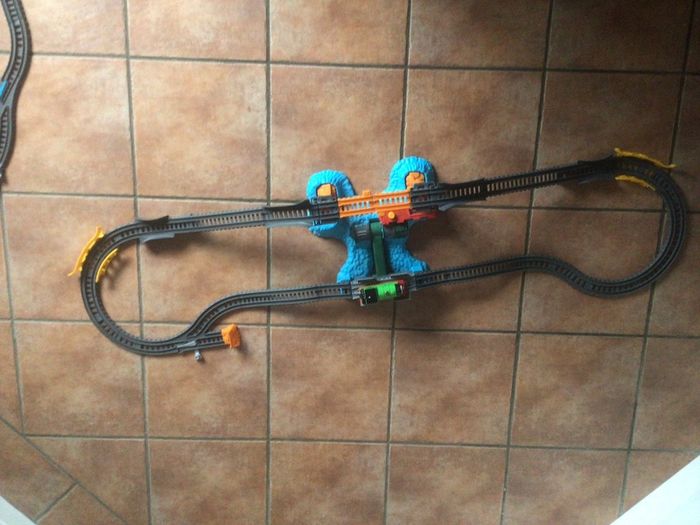 Thomas the tank engine bridge train lift