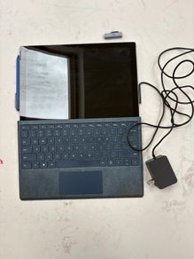 Microsoft Surface Pro 5 5th Gen Bundle Core m3 / 4GB RAM 128GB SSD and Pen and Keyboard and USB C Mod