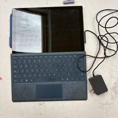 Microsoft Surface Pro 5 5th Gen Bundle Core m3 / 4GB RAM 128GB SSD and Pen and Keyboard and USB C Mod