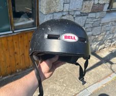 BELL HELMET skateboarding / rollerblading / bmx