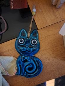 hanging cat pottery