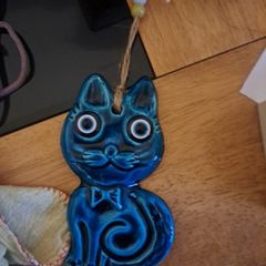 hanging cat pottery