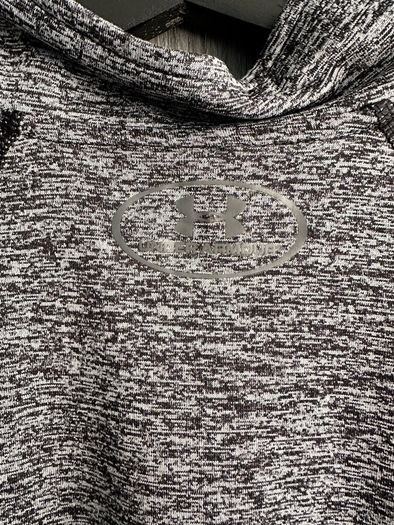 Under Armour Quarter Zip - Medium