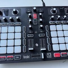 Hercules P32 Dj