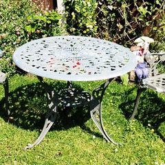 cast iron garden table and chairs