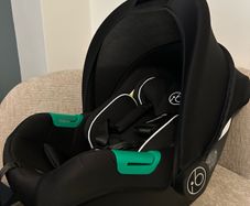 Ickle Bubba car seat with Isofix base